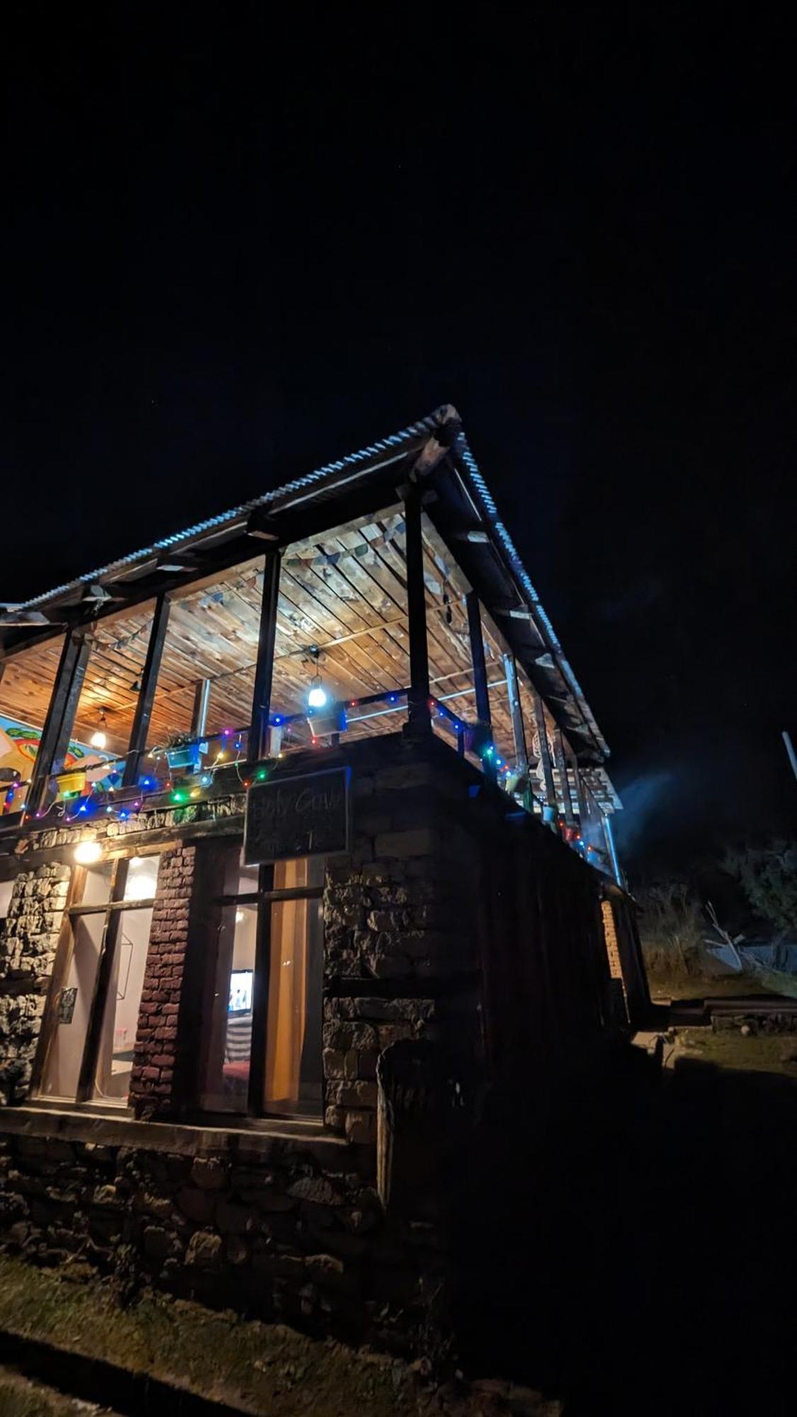 Hotel Holy Cow Cafe & Beds Kalgha Exterior foto
