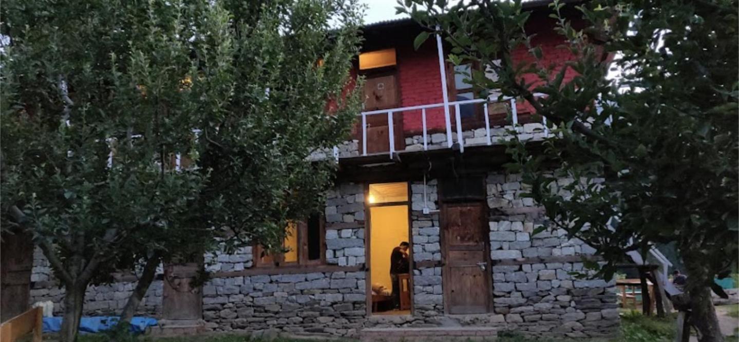 Hotel Holy Cow Cafe & Beds Kalgha Exterior foto